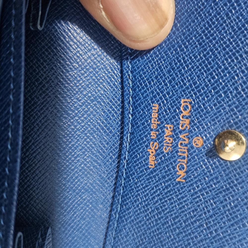 Louis Vuitton Leather Wallet - Picture 2 of 6